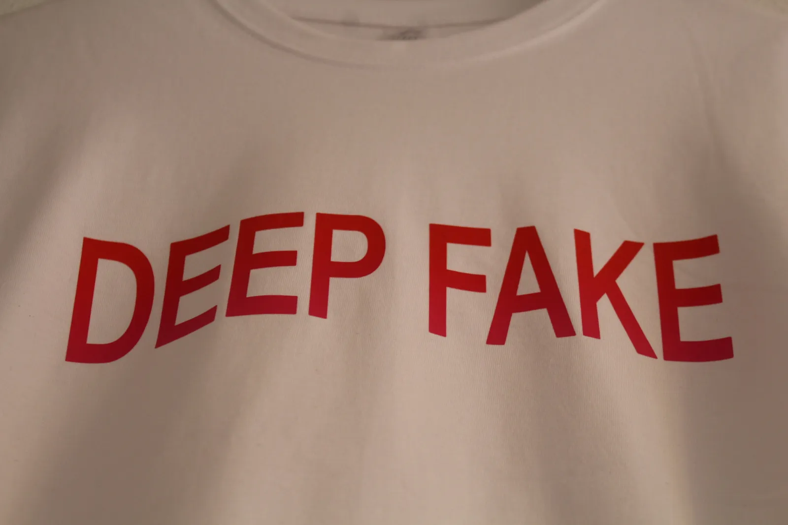 Kunsthaus, Deep Fake - Shirts — Bild 2